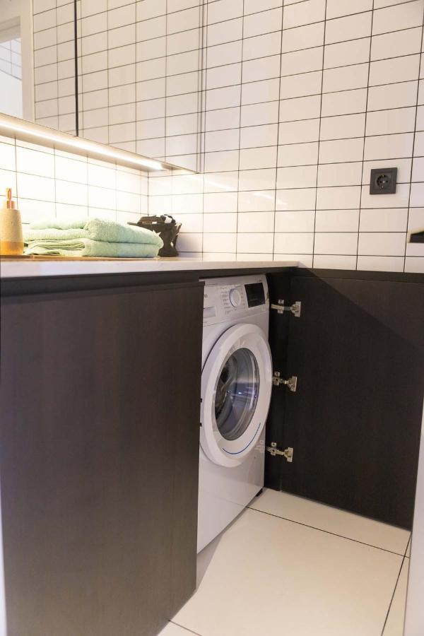 Stylish 1 Bedroom Studio Near Most City دنيبروبيتروفسك المظهر الخارجي الصورة
